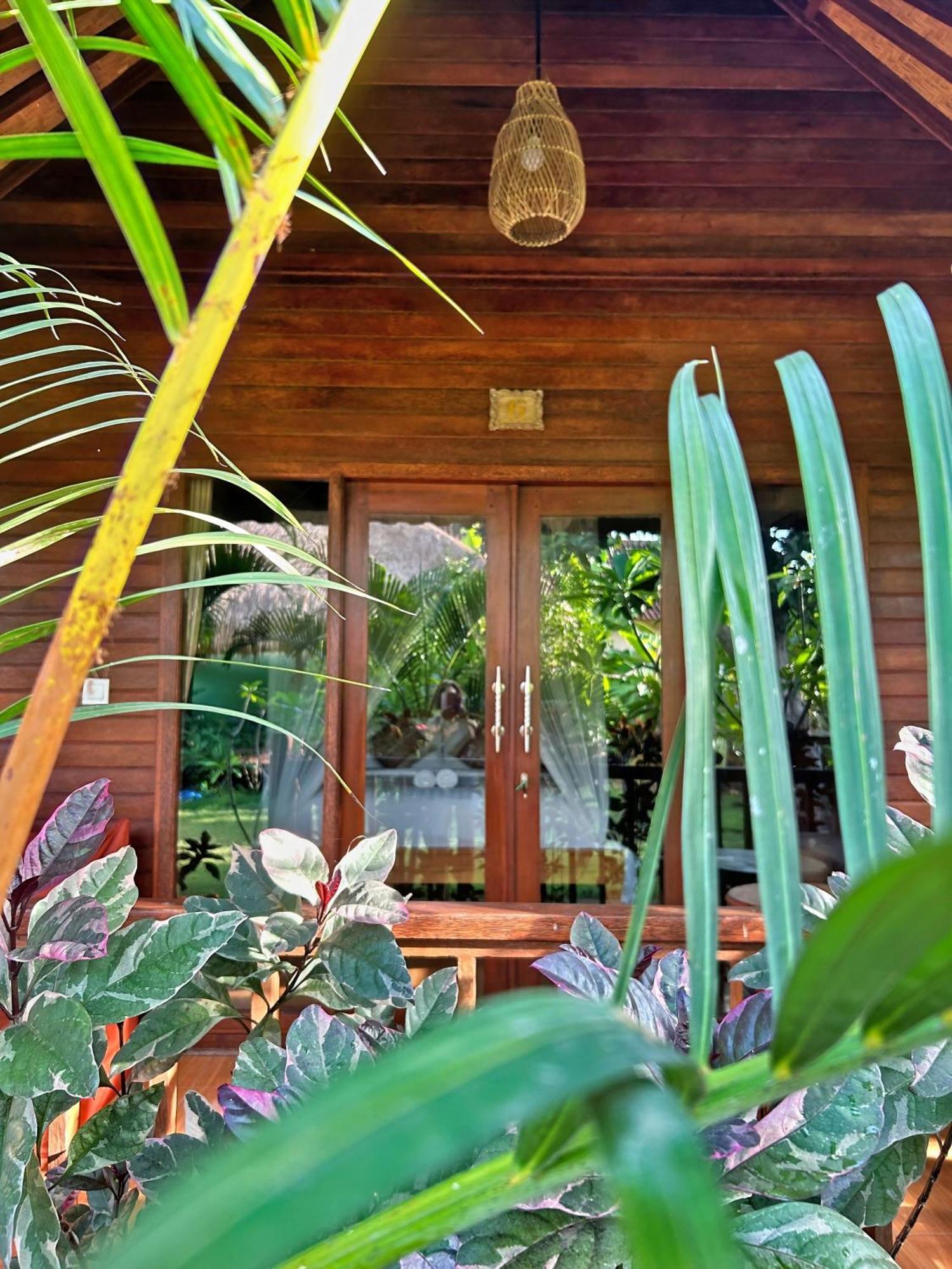 Bed and Breakfast Island Garden Huts Lembongan Экстерьер фото