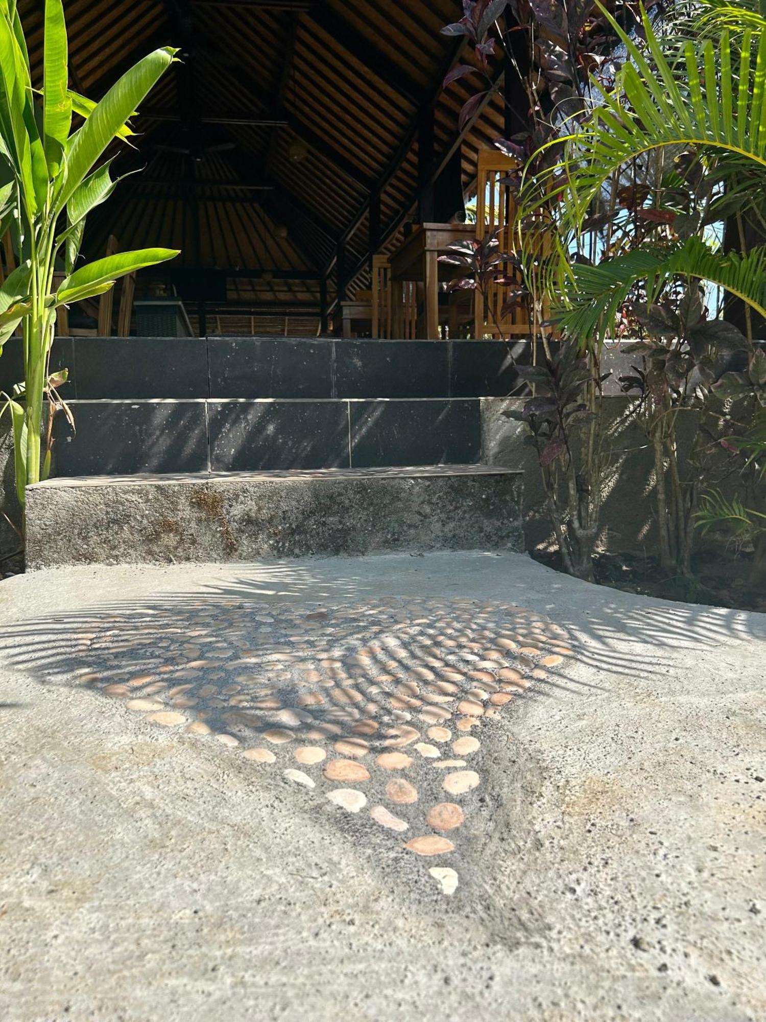 Bed and Breakfast Island Garden Huts Lembongan Экстерьер фото