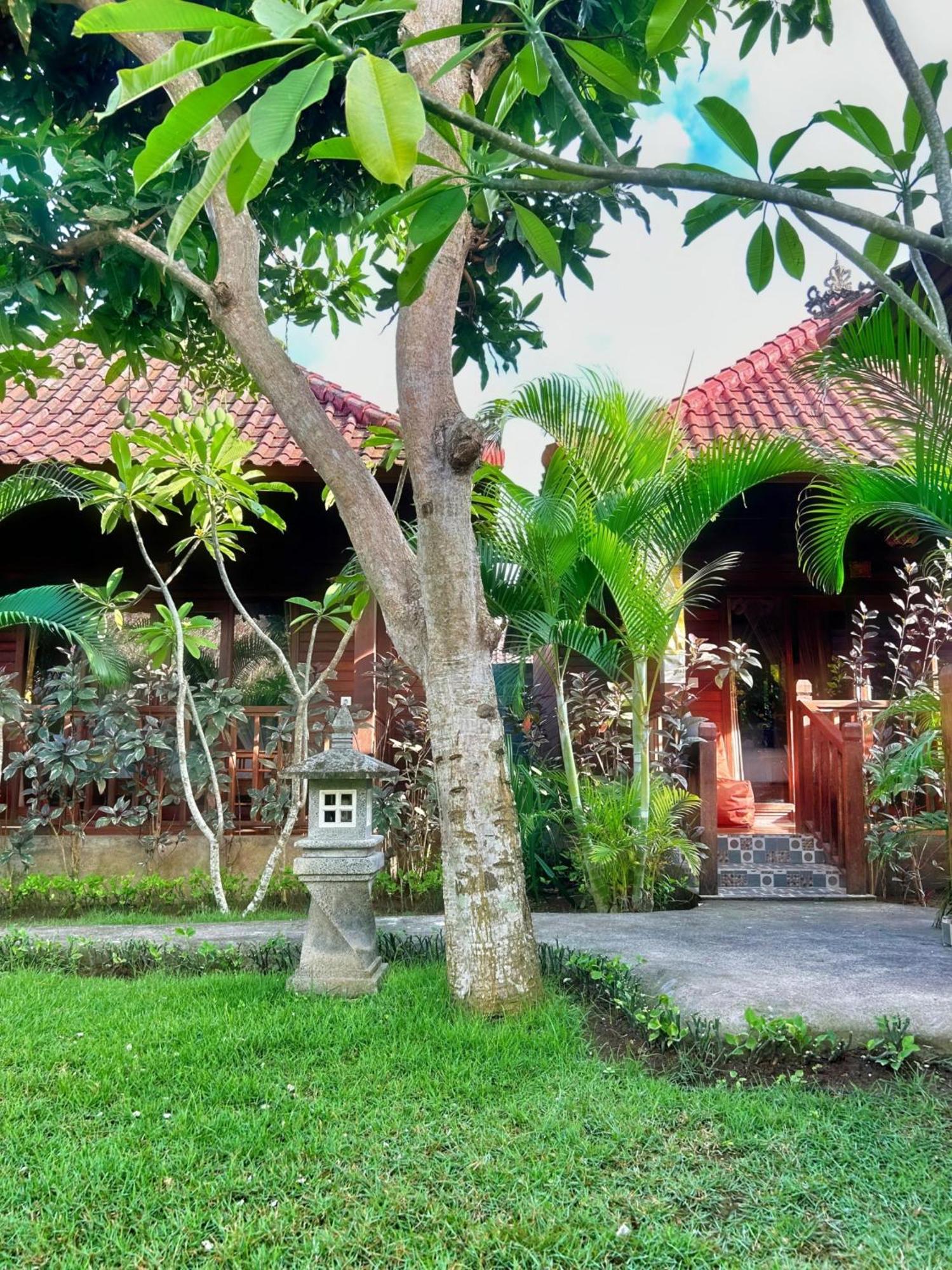 Bed and Breakfast Island Garden Huts Lembongan Экстерьер фото